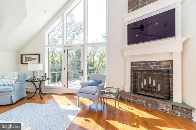 38 BRIDGE ONE LN, Point Pleasant, PA 18950