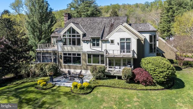 38 BRIDGE ONE LN, Point Pleasant, PA 18950