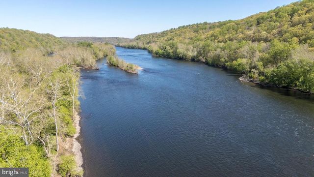 38 BRIDGE ONE LN, Point Pleasant, PA 18950