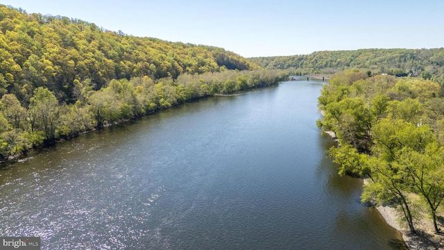 38 BRIDGE ONE LN, Point Pleasant, PA 18950