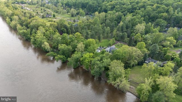 38 BRIDGE ONE LN, Point Pleasant, PA 18950
