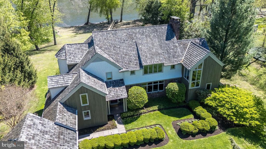 38 BRIDGE ONE LN, Point Pleasant, PA 18950