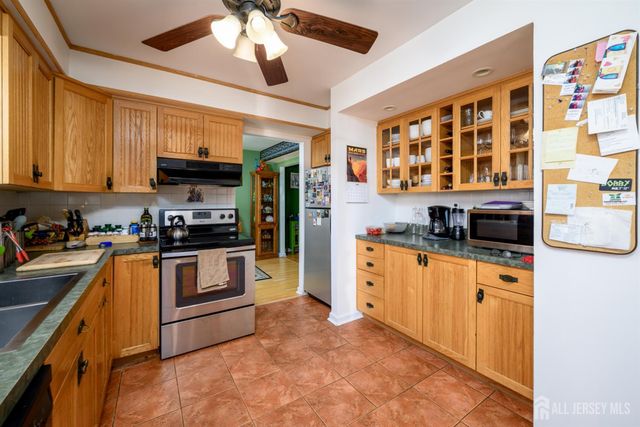 40 Pomona Boulevard, Old Bridge, NJ 07735