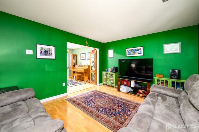 40 Pomona Boulevard, Old Bridge, NJ 07735