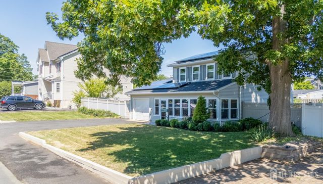 40 Pomona Boulevard, Old Bridge, NJ 07735