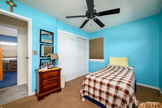 40 Pomona Boulevard, Old Bridge, NJ 07735