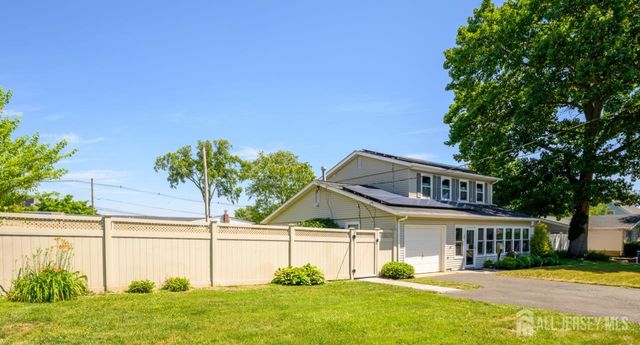 40 Pomona Boulevard, Old Bridge, NJ 07735