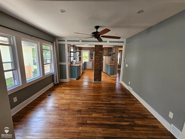 624 E Comstock Street, Owosso, MI 48867