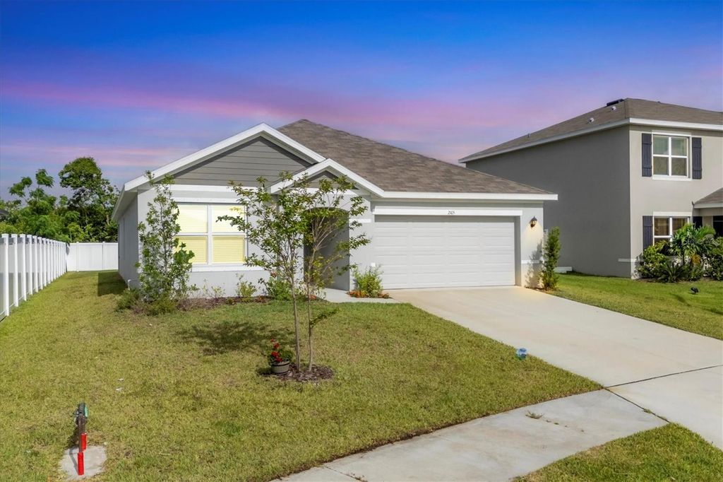 2105 GRAND FLORA TRAIL, Bradenton, FL 34208