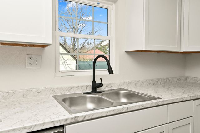 620 S Weaver Court, Springfield, MO 65806