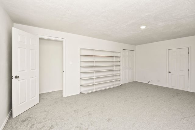 620 S Weaver Court, Springfield, MO 65806