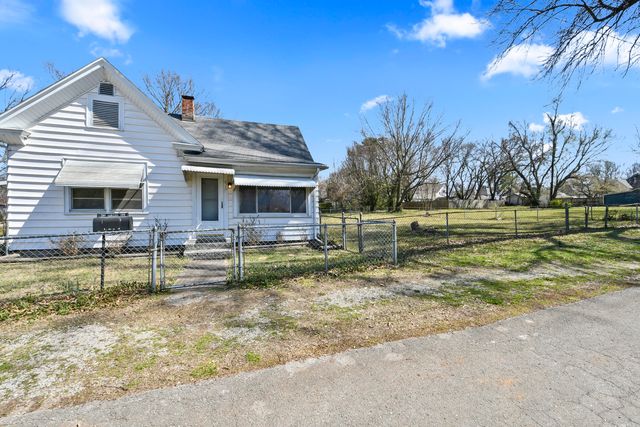 620 S Weaver Court, Springfield, MO 65806