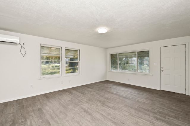 620 S Weaver Court, Springfield, MO 65806