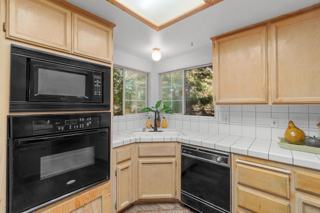 2495 Coloma Ct, Placerville, CA 95667