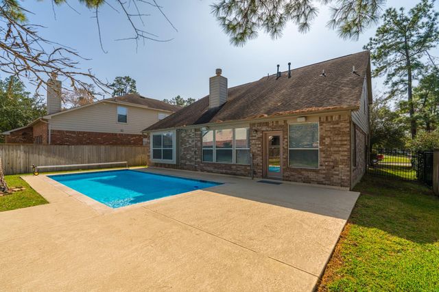 135 S Rocky Point Circle, Spring, TX 77389