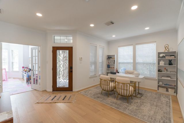 135 S Rocky Point Circle, Spring, TX 77389