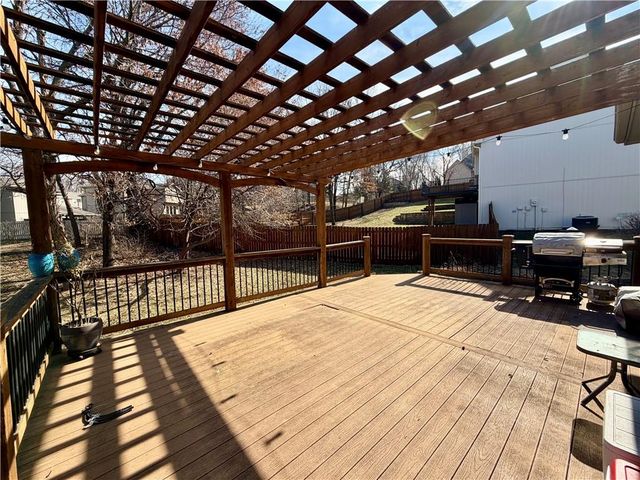 5719 N Dawn Court, Kansas City, MO 64151