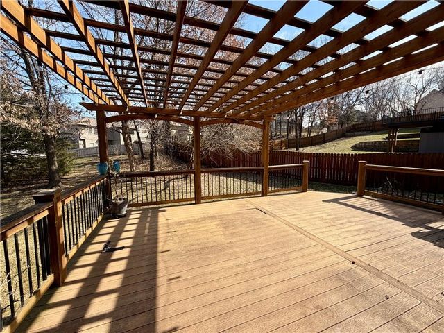 5719 N Dawn Court, Kansas City, MO 64151