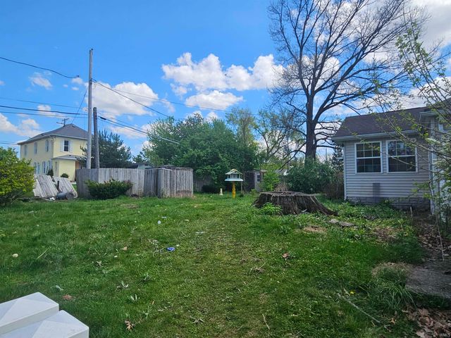 3232 Eastbrook Drive, Fort Wayne, IN 46805