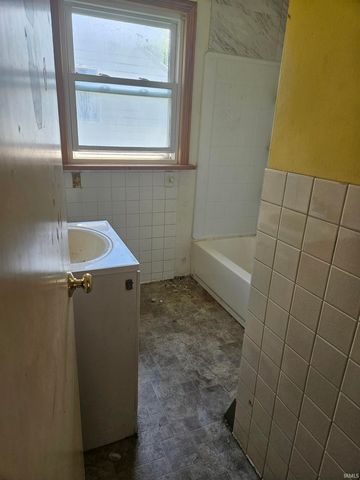 3232 Eastbrook Drive, Fort Wayne, IN 46805