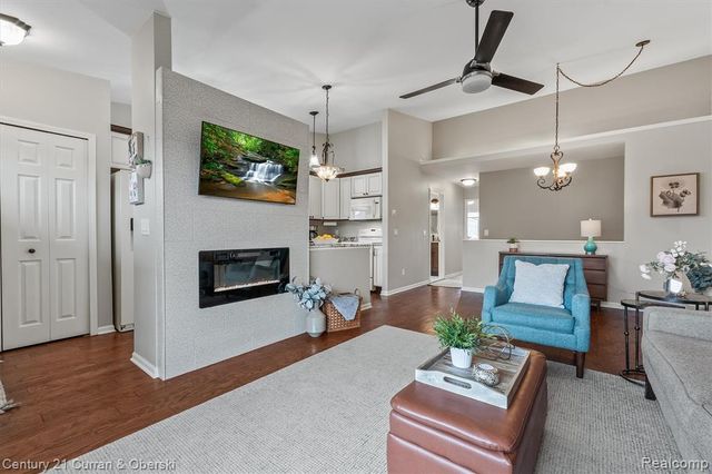 62401 Raleigh Court 1, South Lyon, MI 48178