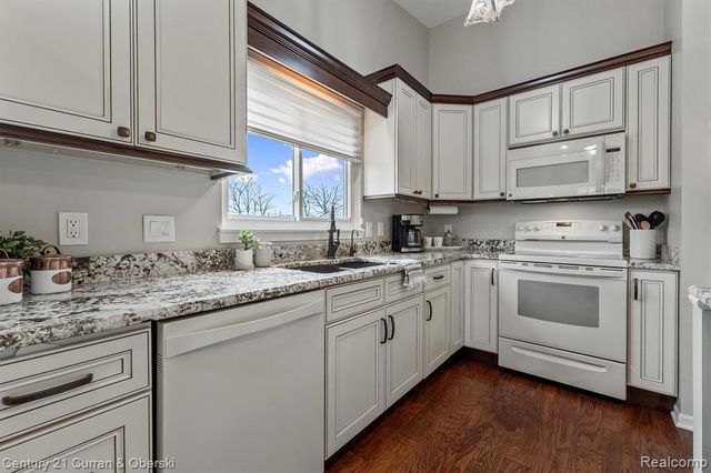 62401 Raleigh Court 1, South Lyon, MI 48178