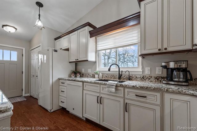 62401 Raleigh Court 1, South Lyon, MI 48178