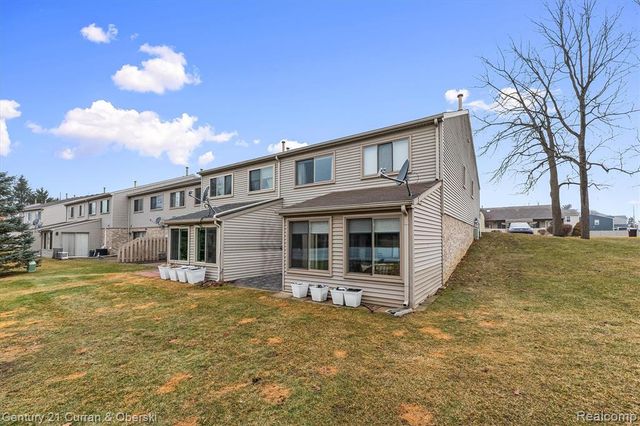 62401 Raleigh Court 1, South Lyon, MI 48178