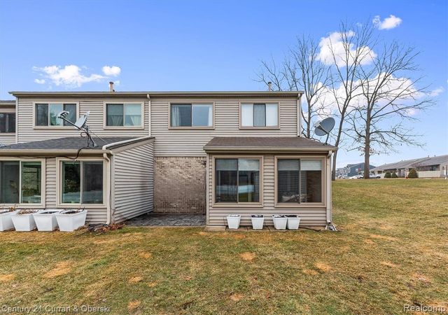 62401 Raleigh Court 1, South Lyon, MI 48178