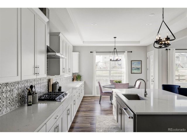 6843 S Vandriver Ct, Aurora, CO 80016