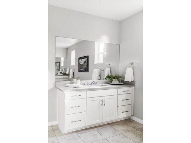 6843 S Vandriver Ct, Aurora, CO 80016