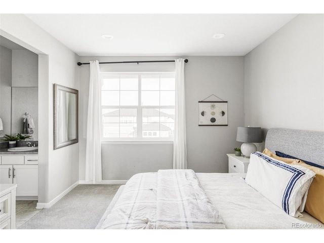 6843 S Vandriver Ct, Aurora, CO 80016