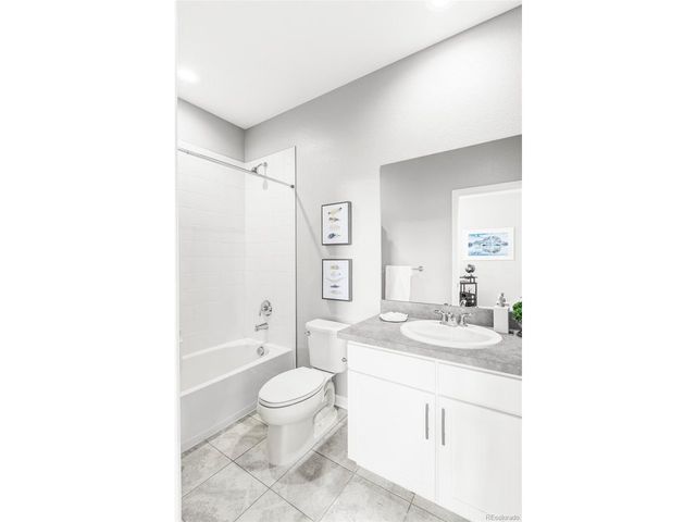 6843 S Vandriver Ct, Aurora, CO 80016