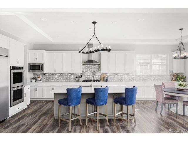 6843 S Vandriver Ct, Aurora, CO 80016