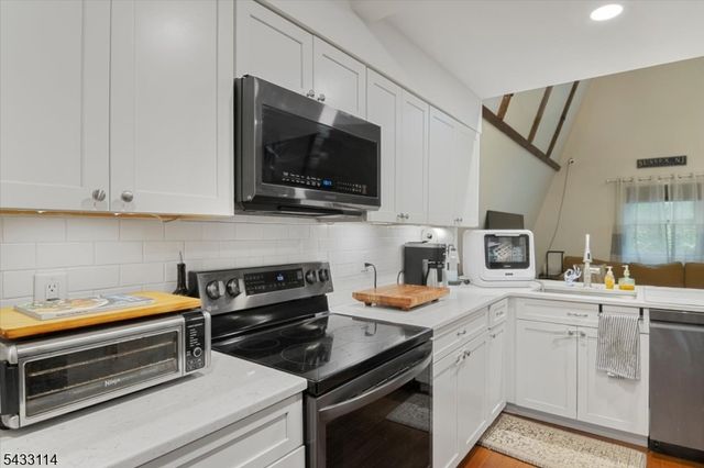 7 Glen Dr, Vernon Twp., NJ 07461