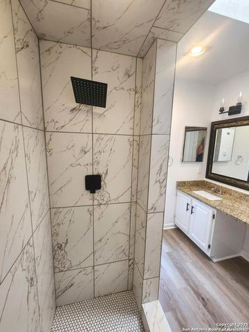 8611 Datapoint Dr Apt 44, San Antonio, TX 78229
