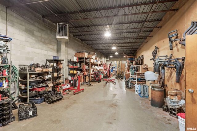 3006 AVENUE OF THE CITIES, Moline, IL 61265