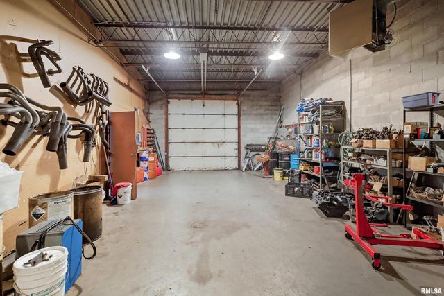 3006 AVENUE OF THE CITIES, Moline, IL 61265