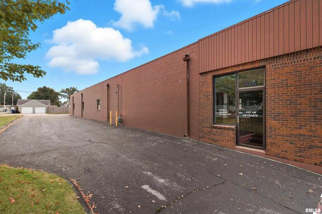 3006 AVENUE OF THE CITIES, Moline, IL 61265