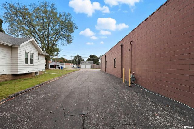 3006 AVENUE OF THE CITIES, Moline, IL 61265