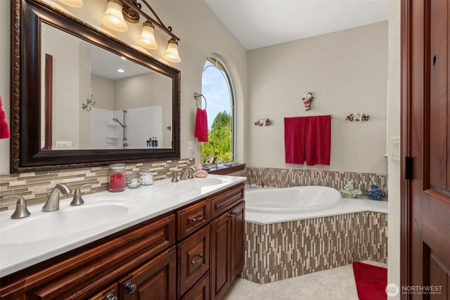 1471 E Webb Hill Road, Union, WA 98592