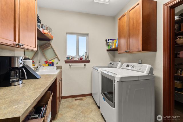 1471 E Webb Hill Road, Union, WA 98592