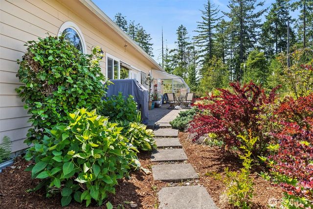 1471 E Webb Hill Road, Union, WA 98592