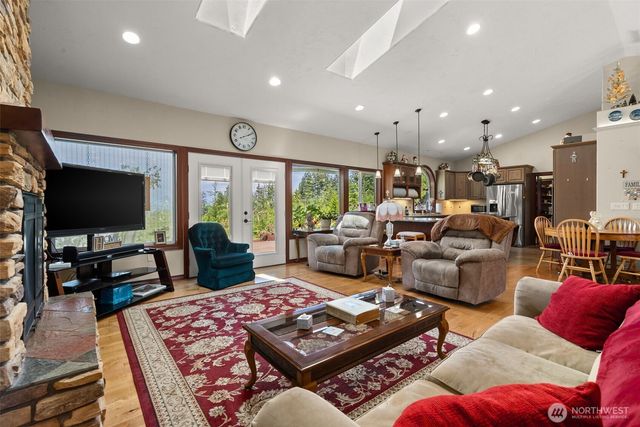 1471 E Webb Hill Road, Union, WA 98592