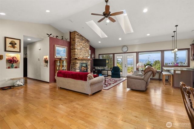 1471 E Webb Hill Road, Union, WA 98592