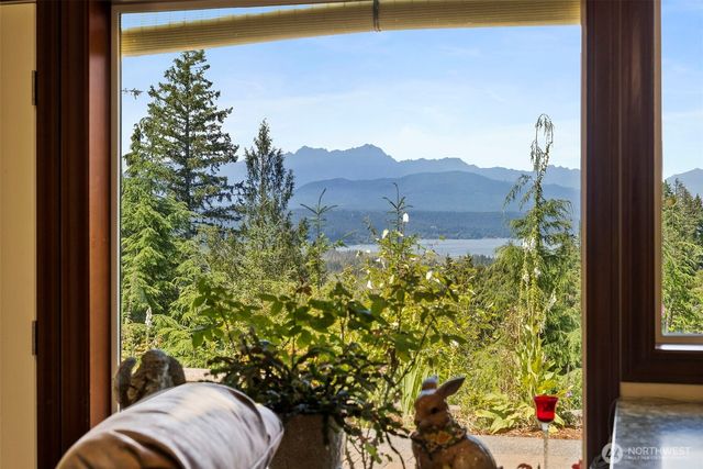 1471 E Webb Hill Road, Union, WA 98592