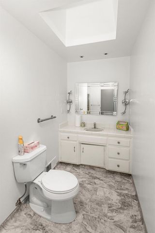 1604 Walnut Ave, Escalon, CA 95320