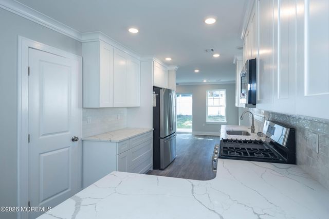 195 Greenwood Drive, Keyport, NJ 07735