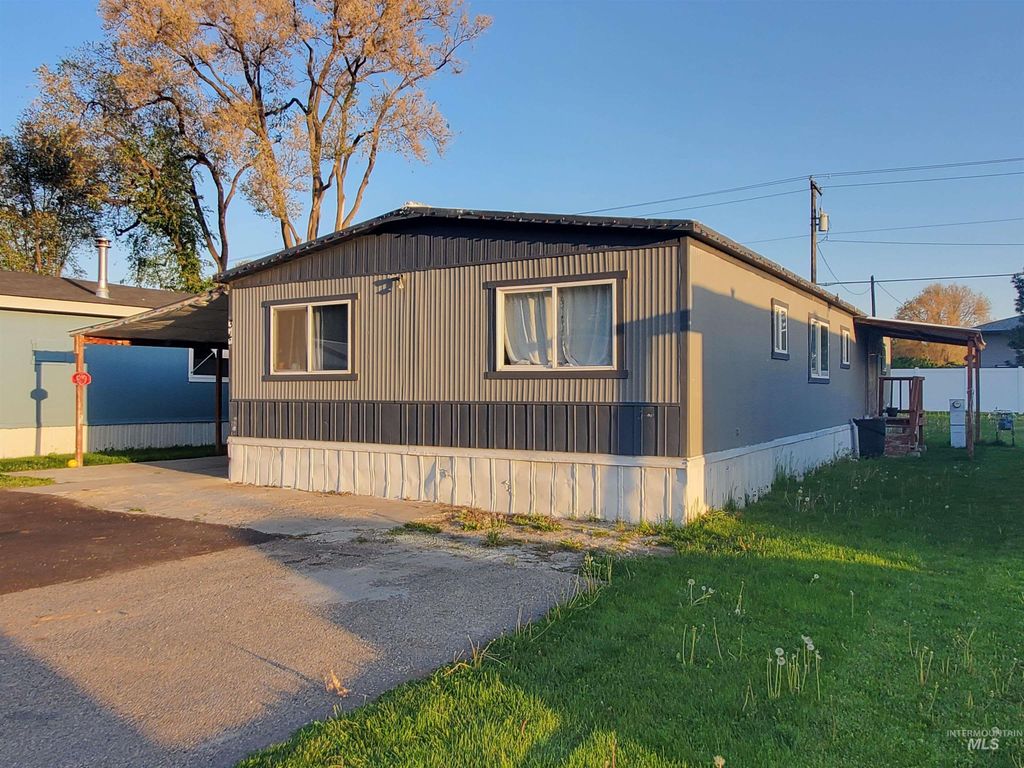 1410 W Flamingo Ave. 34, Nampa, ID 83651
