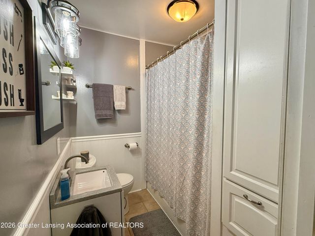 821 Clark Road, Lansing, MI 48917